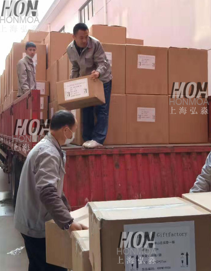 亞克力道具裝車